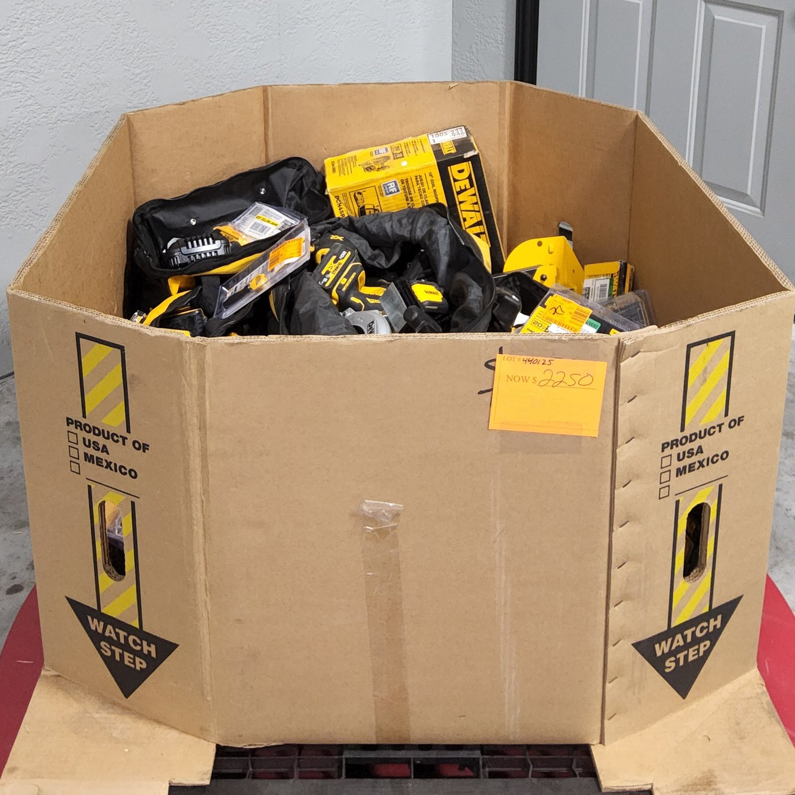 DEWALT TOOL PALLET – LOT ID: 440125 100% Tested and Working (WITH BATTERIES AND CHARGERS)